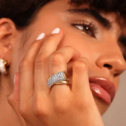 Anello a Fascia con Incrocio in Pavé di Cubic Zirconia