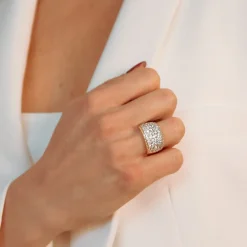 Anello a Fascia Graduato con Pavé in Cubic Zirconia