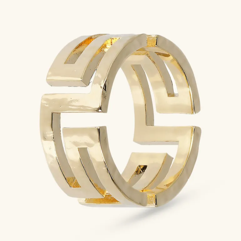 Anello a Fascia Martellato con Greca Traforata