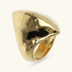Anello Chevalier a Scudo Martellato