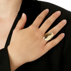 Anello Chevalier Martellato Forma Ovale