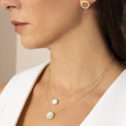 Collana Multifilo in Argento 925 Placcata Oro Giallo 18kt con Pendenti a Disco Martellati e Pavé in Cubic Zirconia