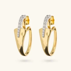 Orecchini Ovali Martellati con Pavé di Cubic Zirconia