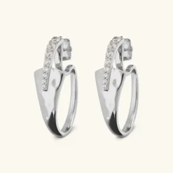 Orecchini Ovali Martellati con Pavé di Cubic Zirconia